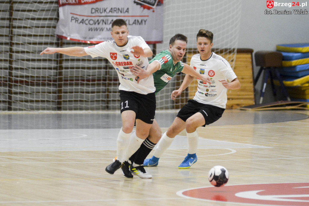 Gredar przegrał z liderem - GKS Tychy