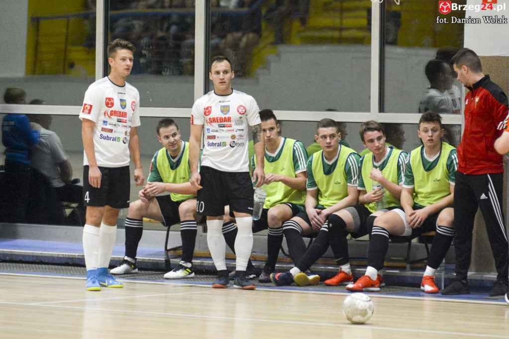 Gredar przegrał z liderem - GKS Tychy