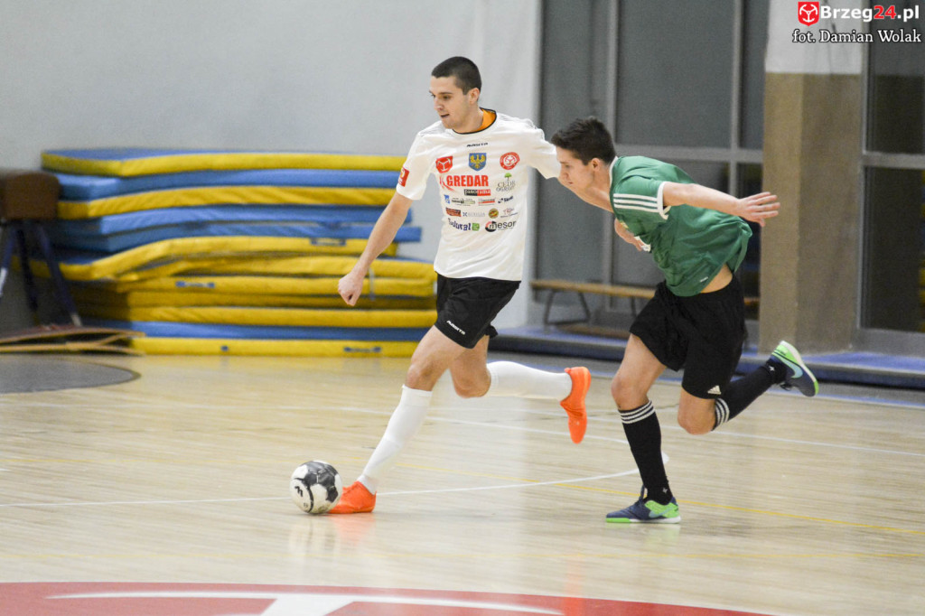 Gredar przegrał z liderem - GKS Tychy