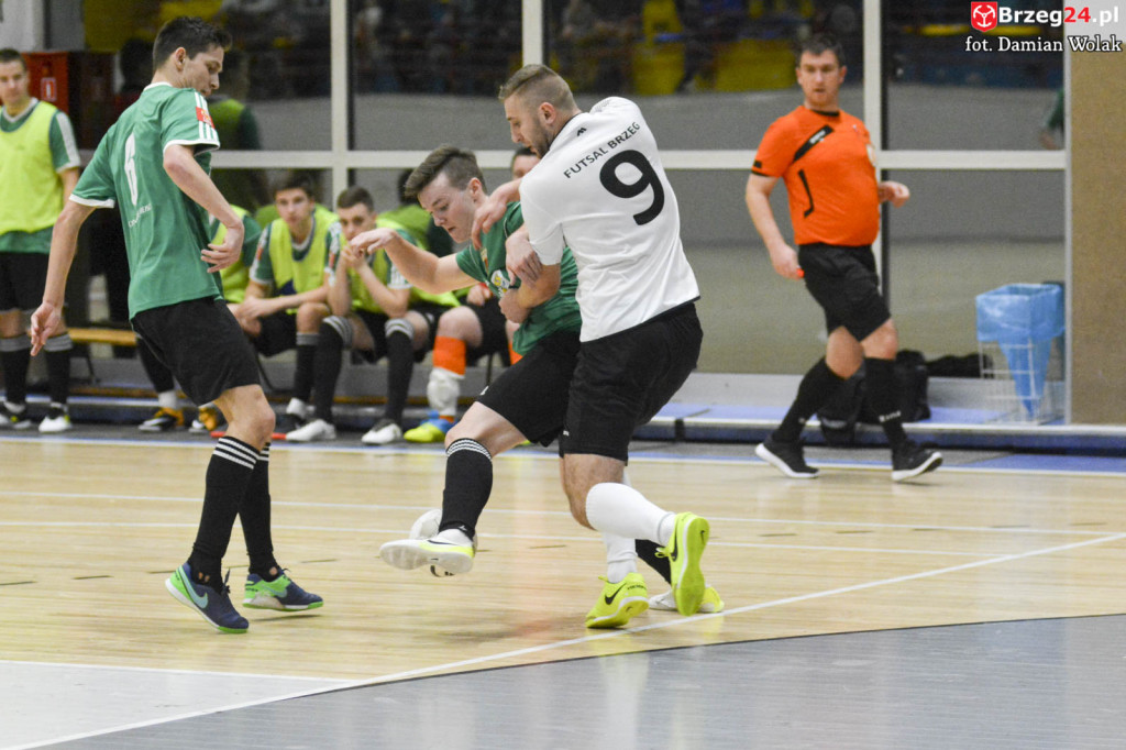 Gredar przegrał z liderem - GKS Tychy