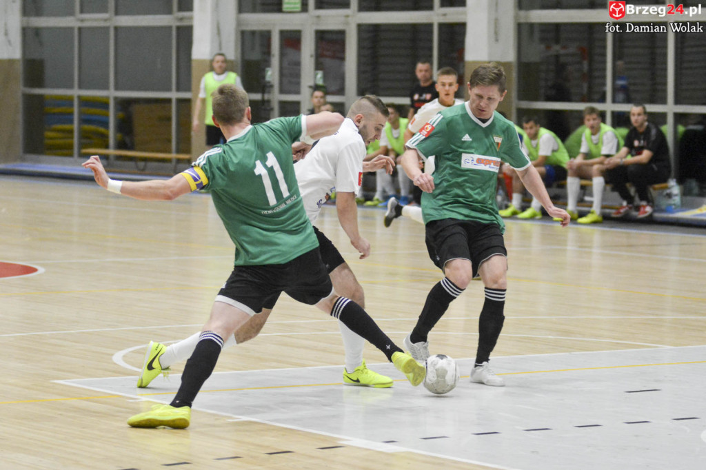 Gredar przegrał z liderem - GKS Tychy