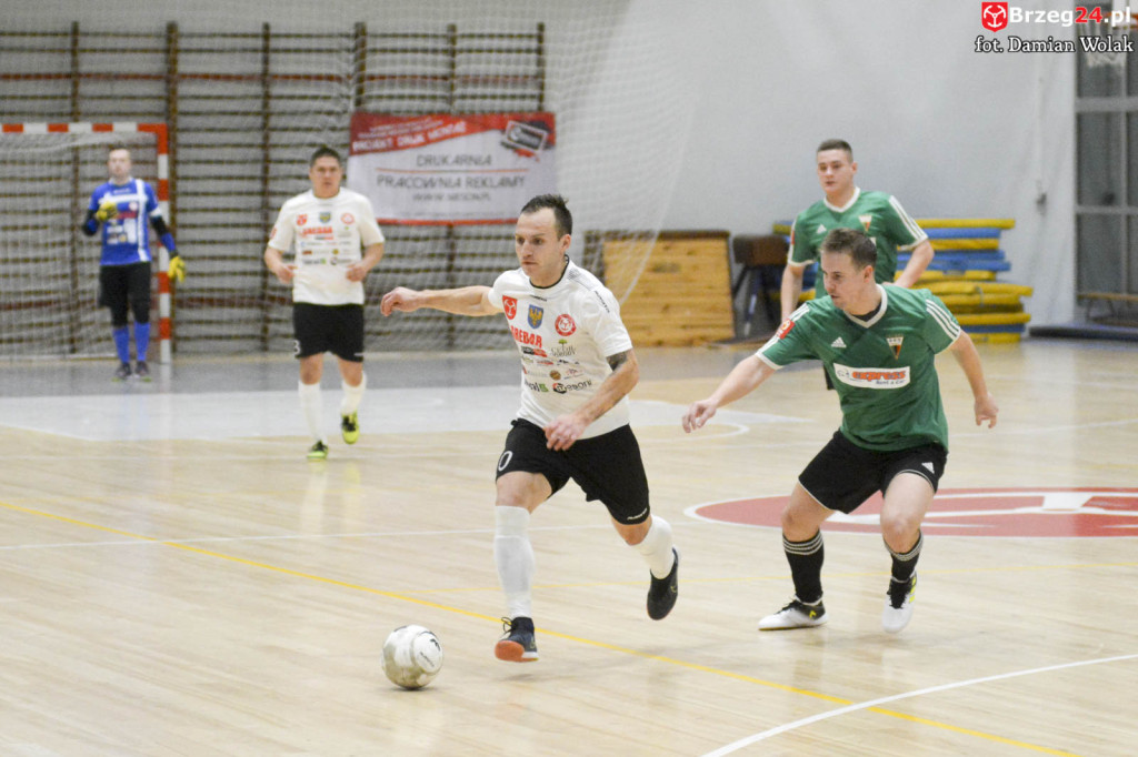 Gredar przegrał z liderem - GKS Tychy