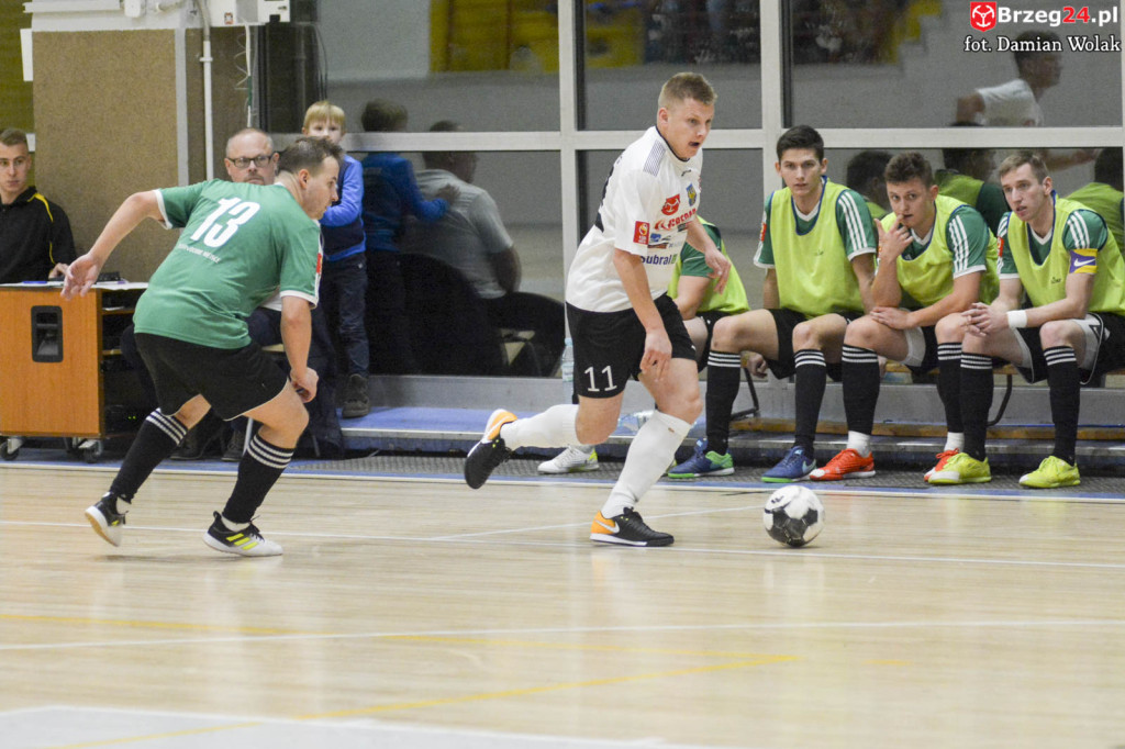 Gredar przegrał z liderem - GKS Tychy