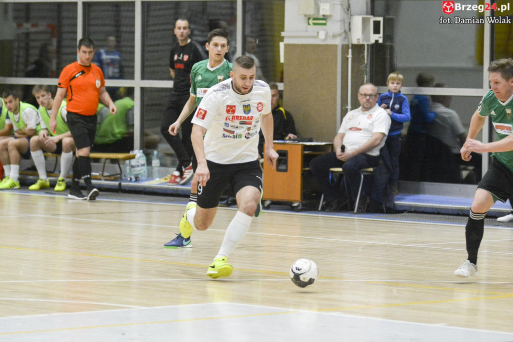 Gredar przegrał z liderem - GKS Tychy