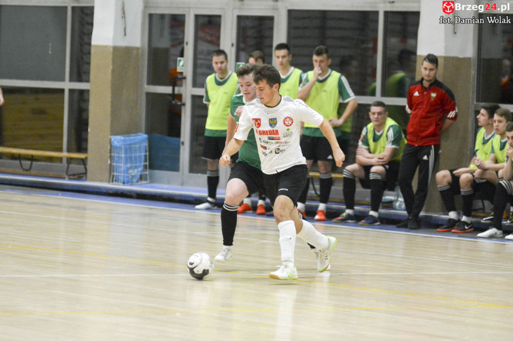 Gredar przegrał z liderem - GKS Tychy