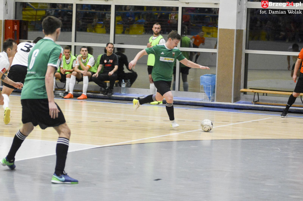 Gredar przegrał z liderem - GKS Tychy