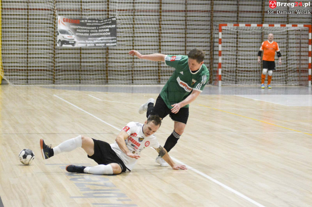 Gredar przegrał z liderem - GKS Tychy