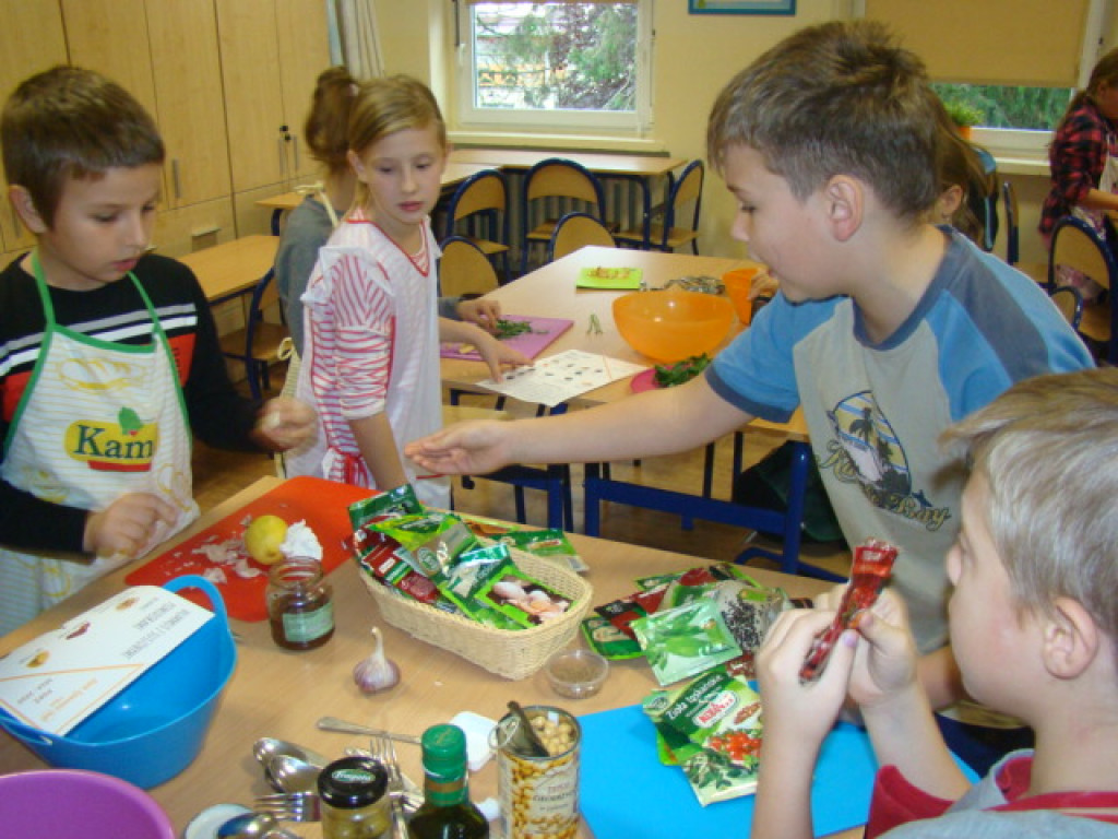 Bez cukur i smacznie- warsztaty kulinarne w PSP w Łosiowie