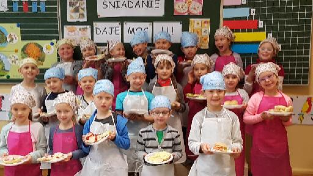 Dzień Zdrowego Śniadania w PSP w Lewinie Brzeskim