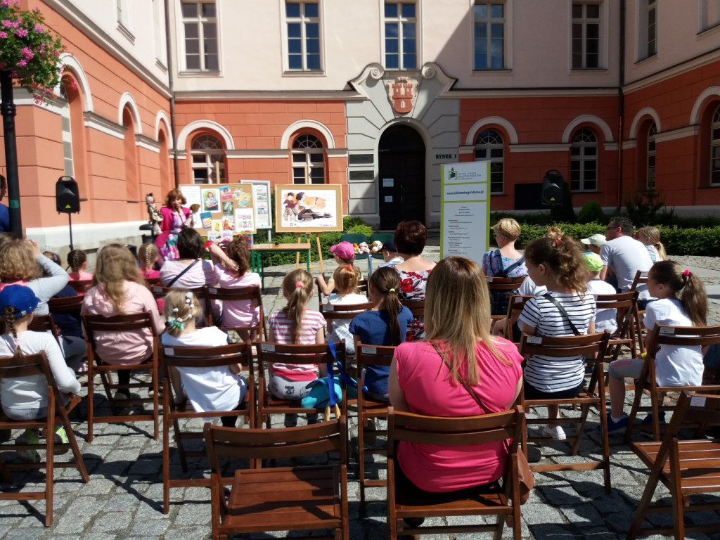Kulturakny Grodków, czyli rodzinnie w Bibliotece o książkach i nie tylko