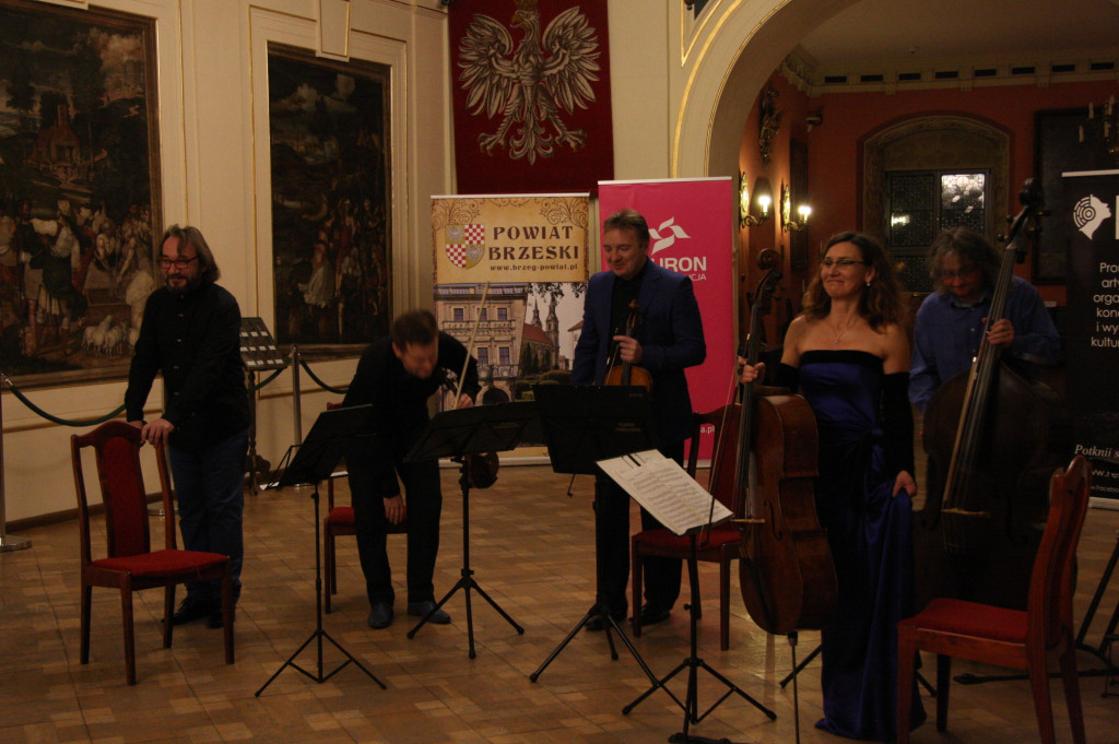 BaRockowe święta, czyli na smyczki w zamkowych salach