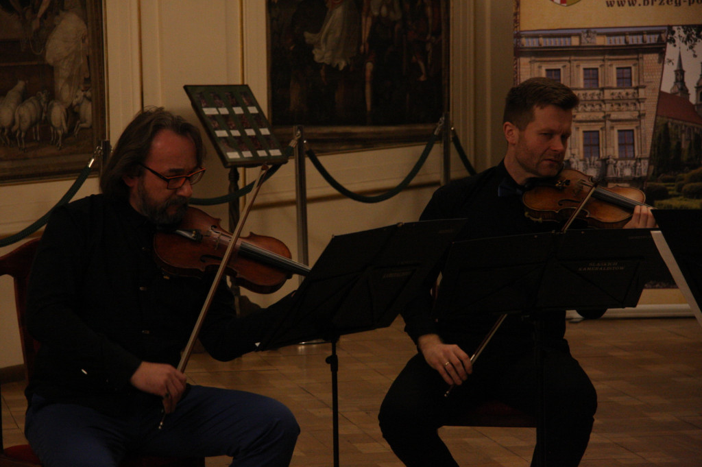 BaRockowe święta, czyli na smyczki w zamkowych salach