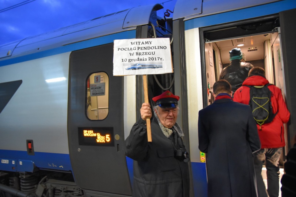 Pendolino zatrzymuje się w Brzegu. Podróż do stolicy trwa 3 godziny