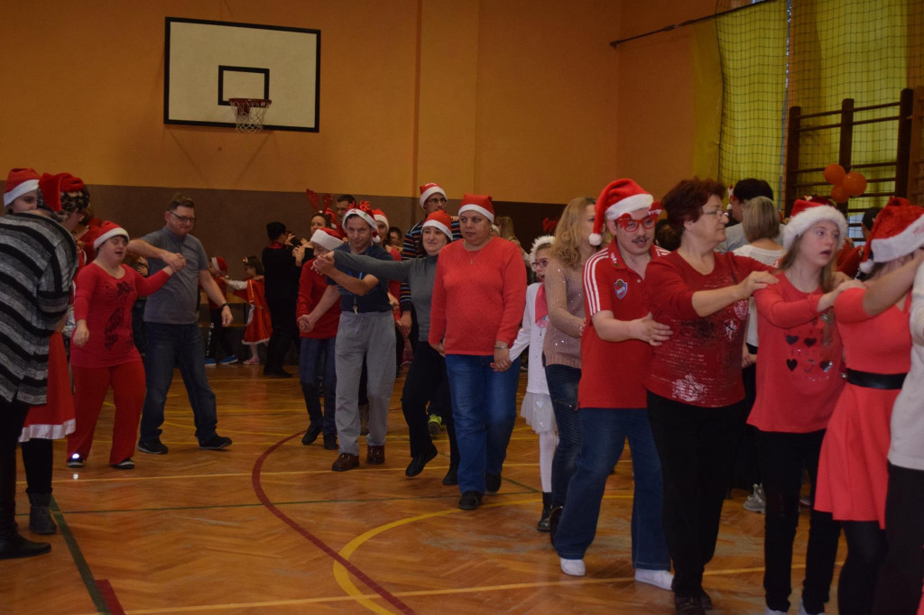 Integracyjna zabawa mikołajkowa