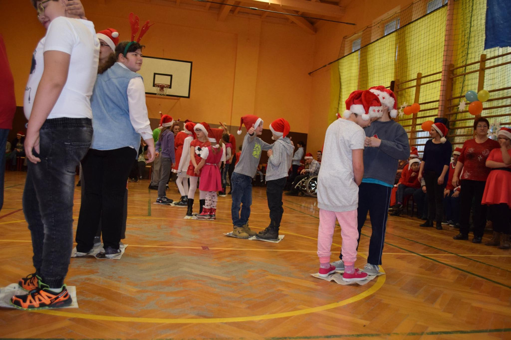 Integracyjna zabawa mikołajkowa