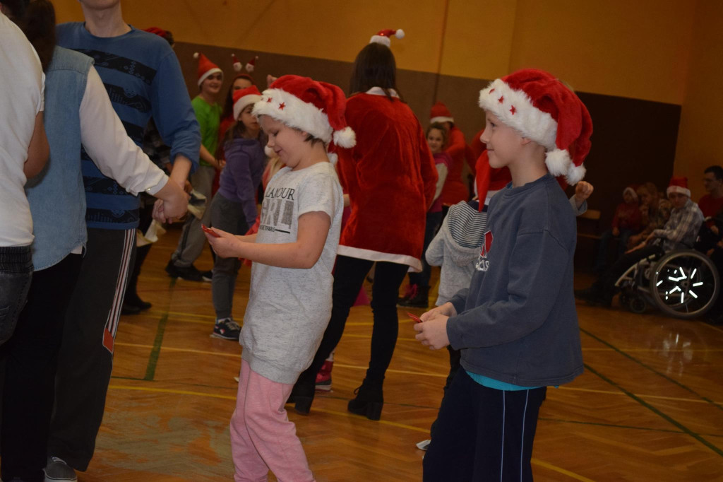 Integracyjna zabawa mikołajkowa