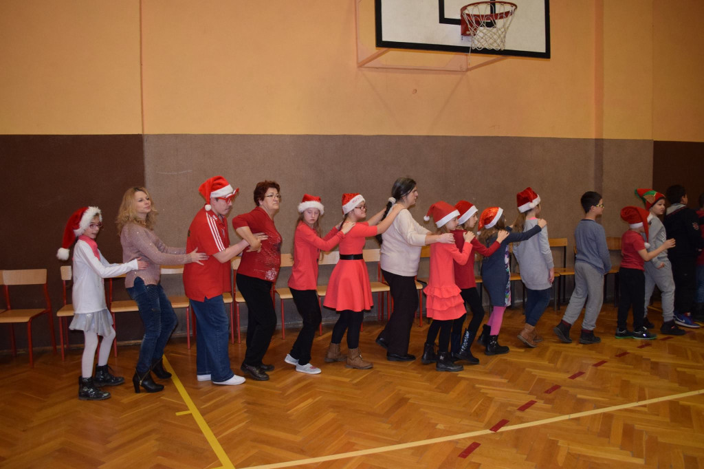 Integracyjna zabawa mikołajkowa