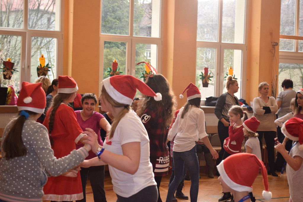 Integracyjna zabawa mikołajkowa