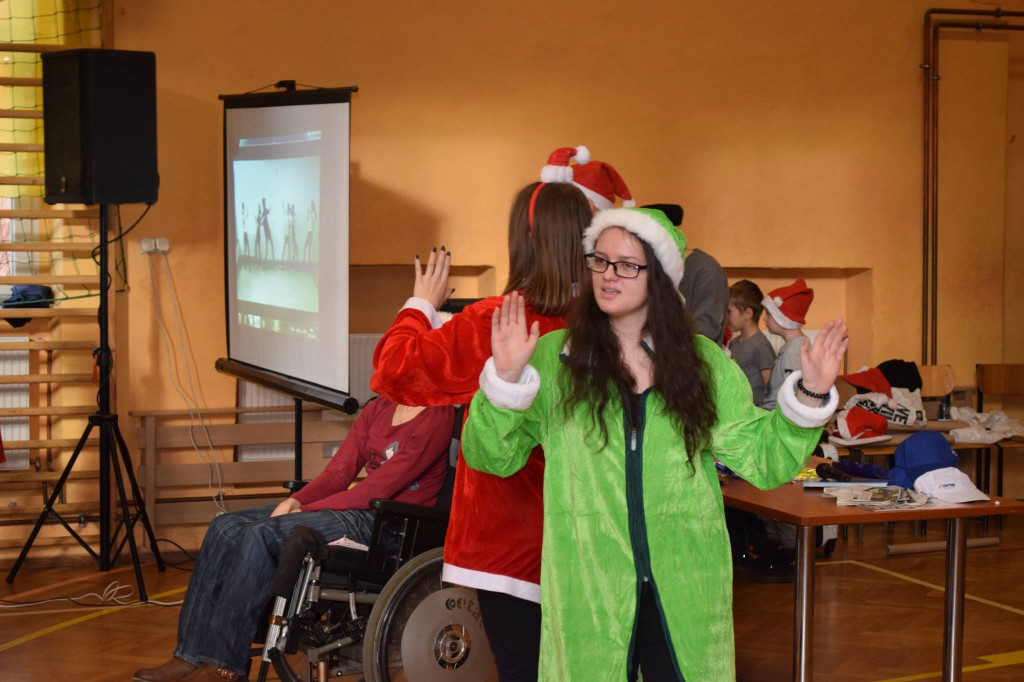 Integracyjna zabawa mikołajkowa