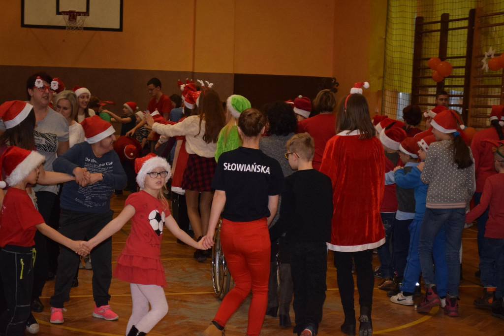 Integracyjna zabawa mikołajkowa