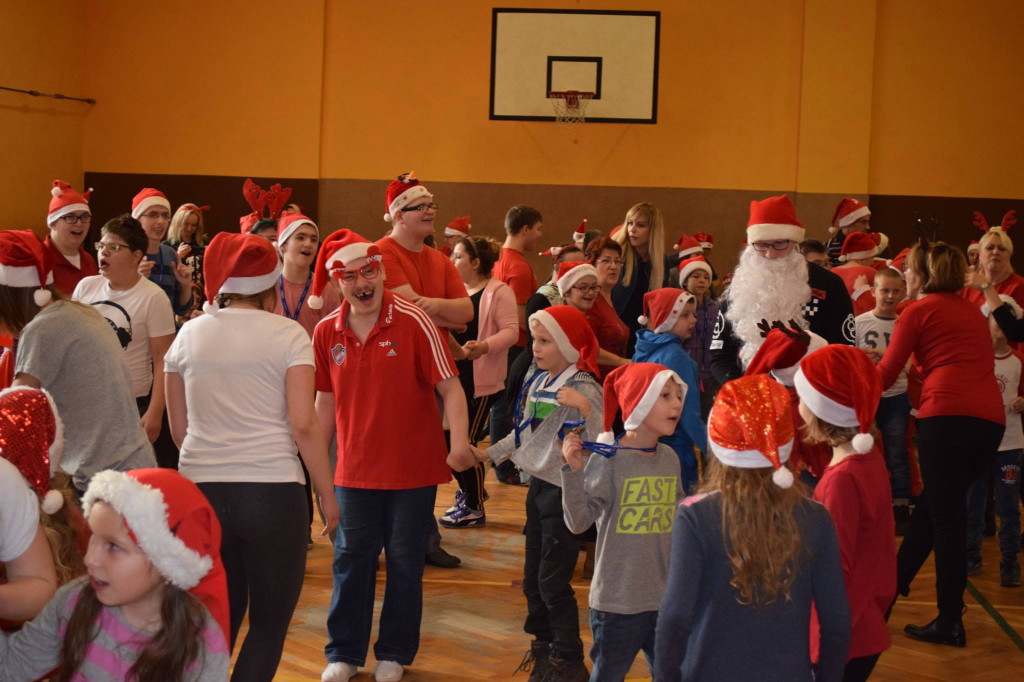 Integracyjna zabawa mikołajkowa