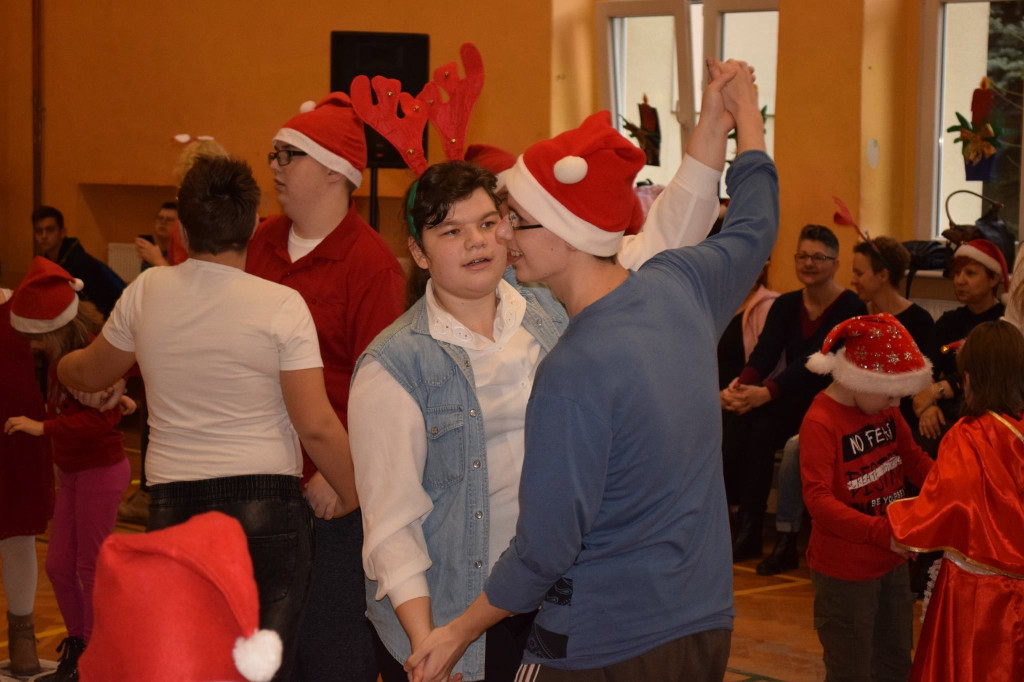 Integracyjna zabawa mikołajkowa