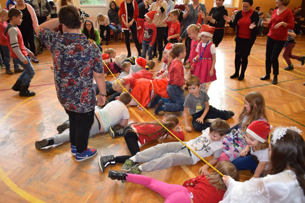 Integracyjna zabawa mikołajkowa