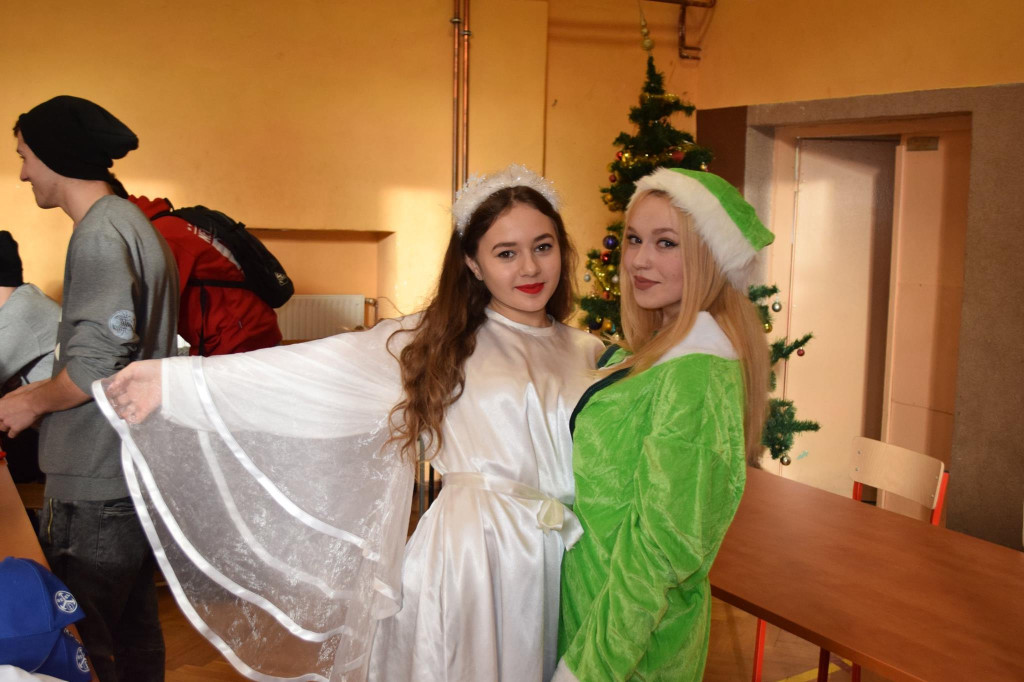 Integracyjna zabawa mikołajkowa