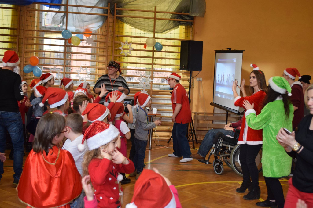 Integracyjna zabawa mikołajkowa