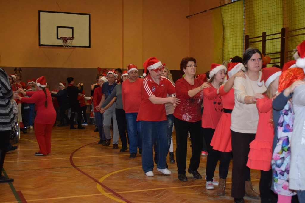 Integracyjna zabawa mikołajkowa