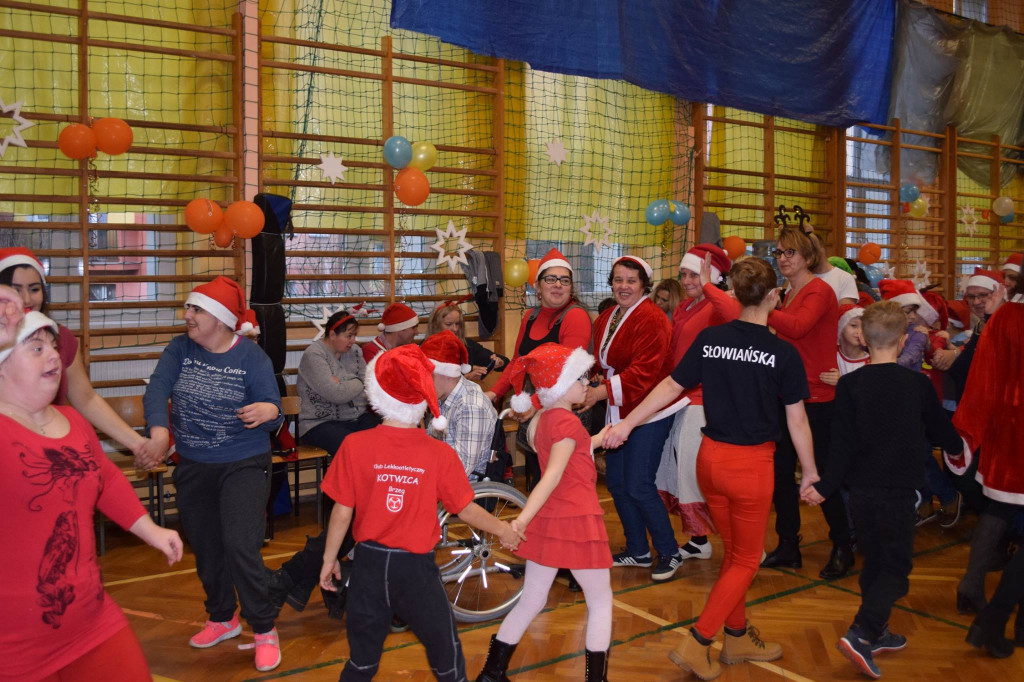 Integracyjna zabawa mikołajkowa