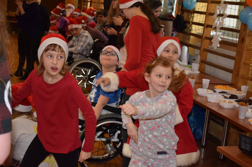 Integracyjna zabawa mikołajkowa