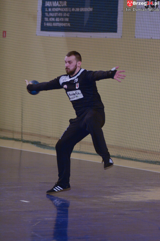 Rzuty karne na korzyść Tęczy. Olimp z jednym punktem