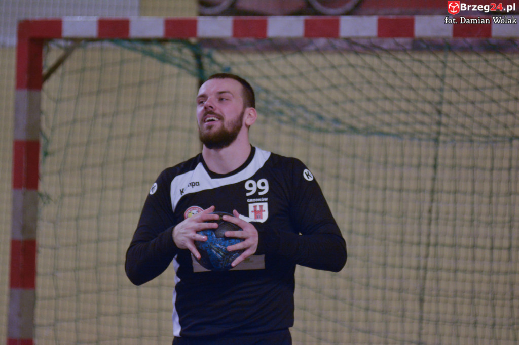 Rzuty karne na korzyść Tęczy. Olimp z jednym punktem