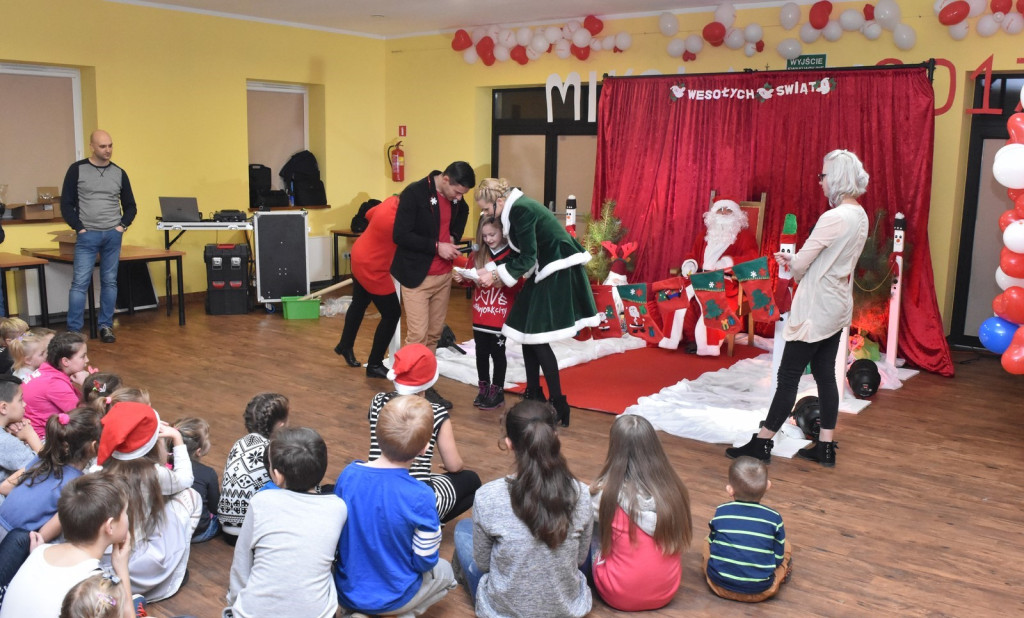 Zabawa mikołajkowa w Szydłowicach