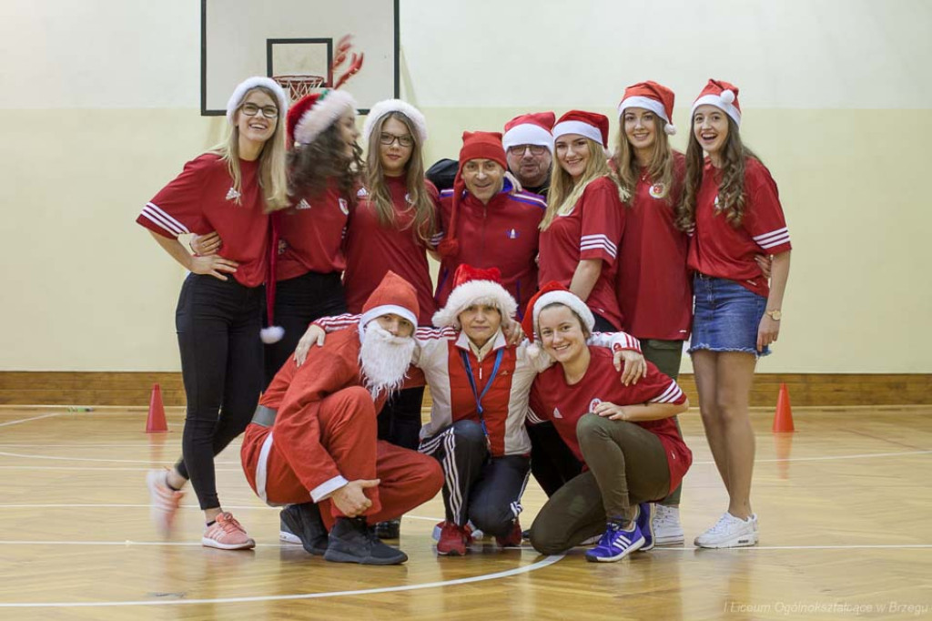 Mikołajki na sportowo w I LO w Brzegu