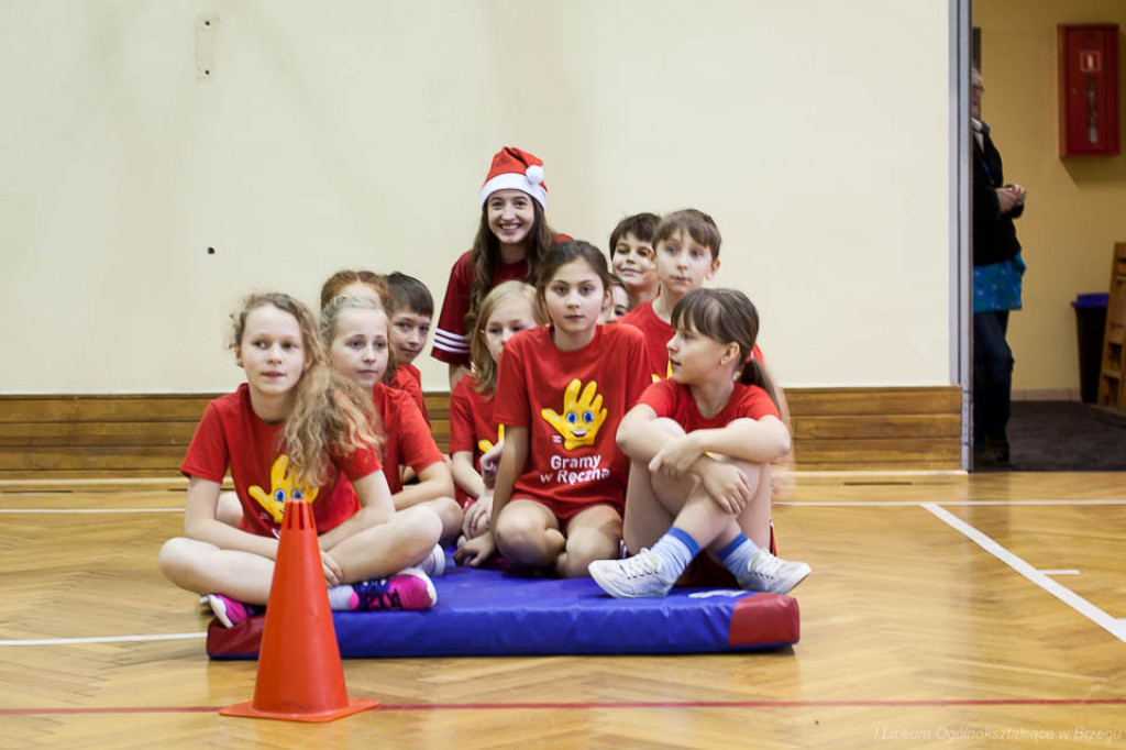 Mikołajki na sportowo w I LO w Brzegu