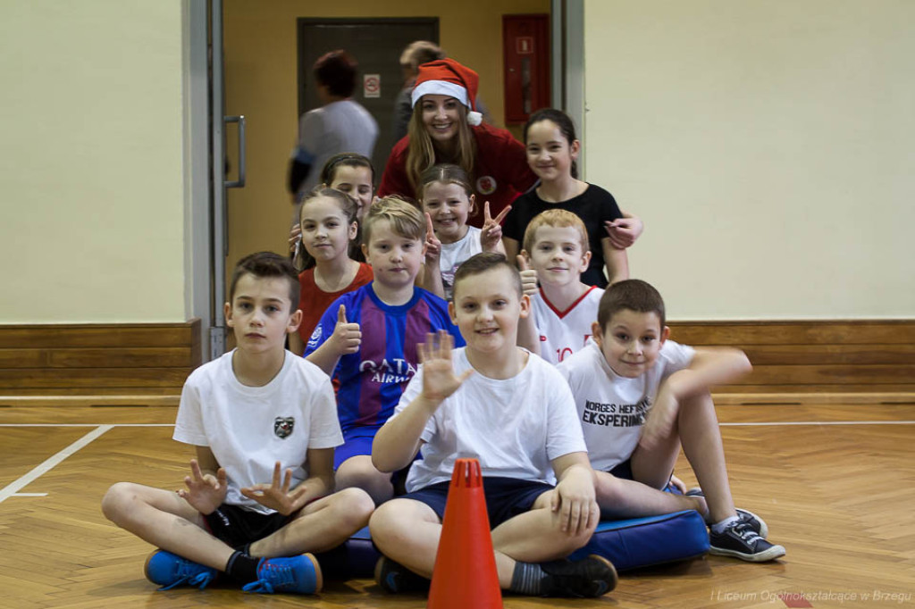 Mikołajki na sportowo w I LO w Brzegu