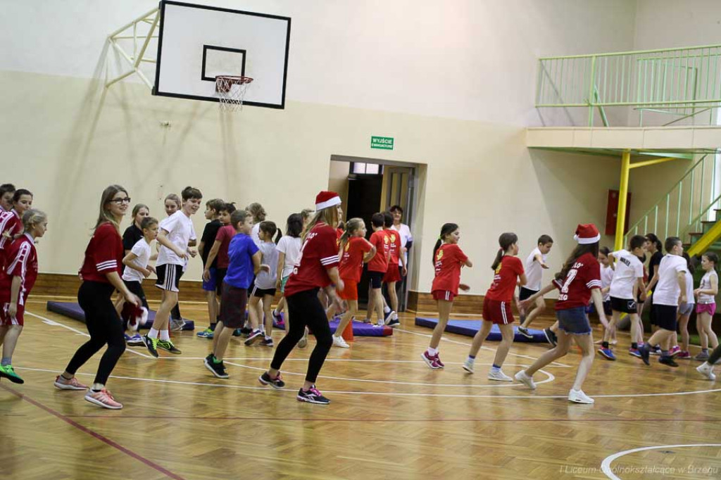 Mikołajki na sportowo w I LO w Brzegu