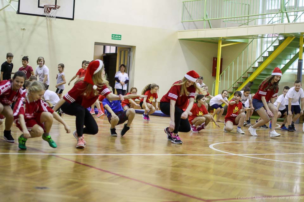 Mikołajki na sportowo w I LO w Brzegu