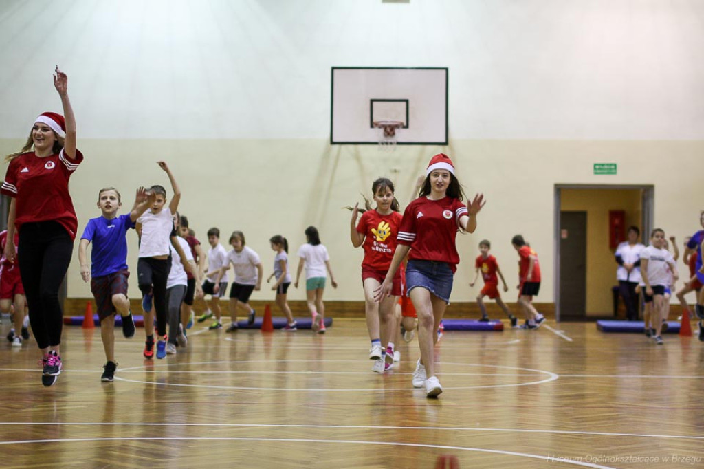 Mikołajki na sportowo w I LO w Brzegu