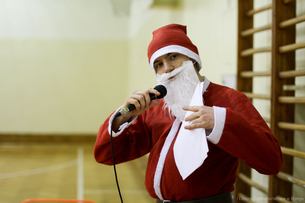 Mikołajki na sportowo w I LO w Brzegu