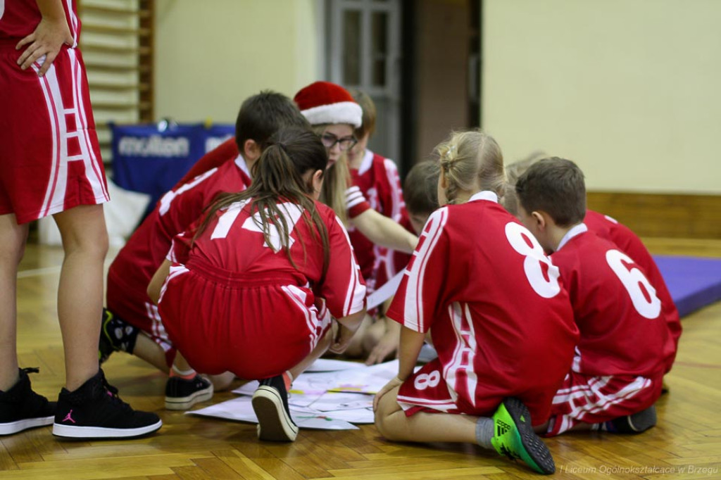 Mikołajki na sportowo w I LO w Brzegu