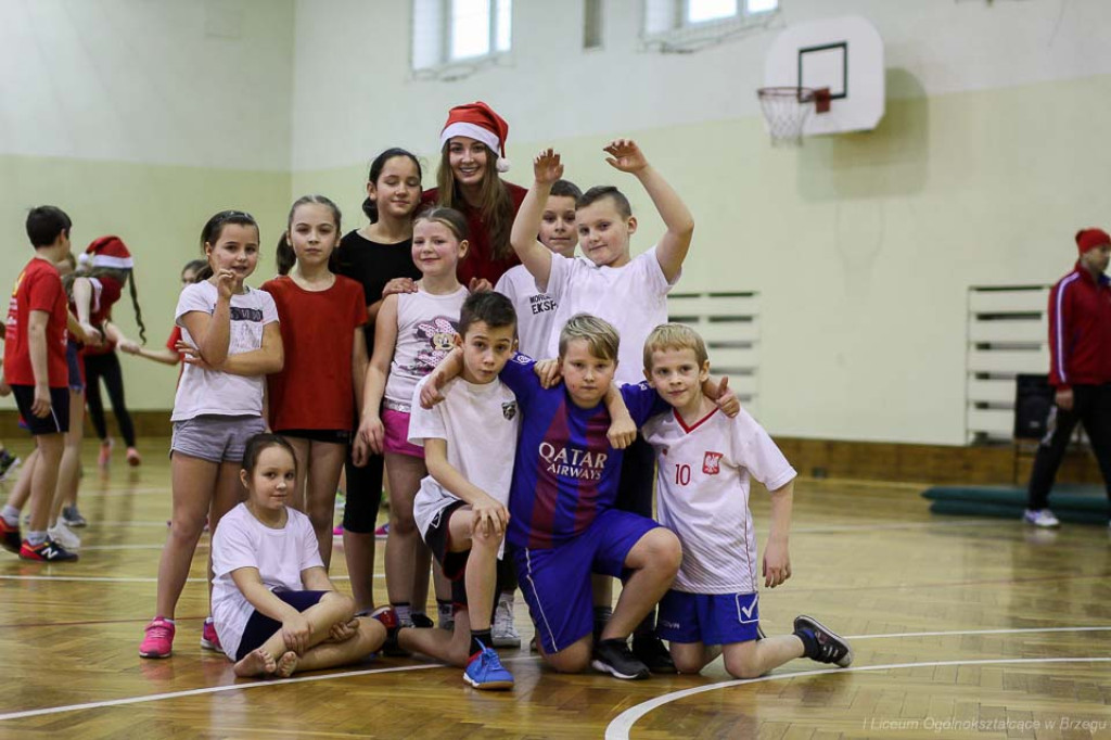 Mikołajki na sportowo w I LO w Brzegu