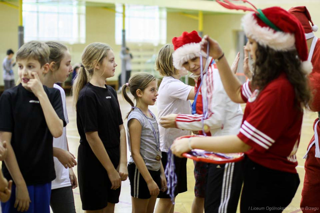 Mikołajki na sportowo w I LO w Brzegu
