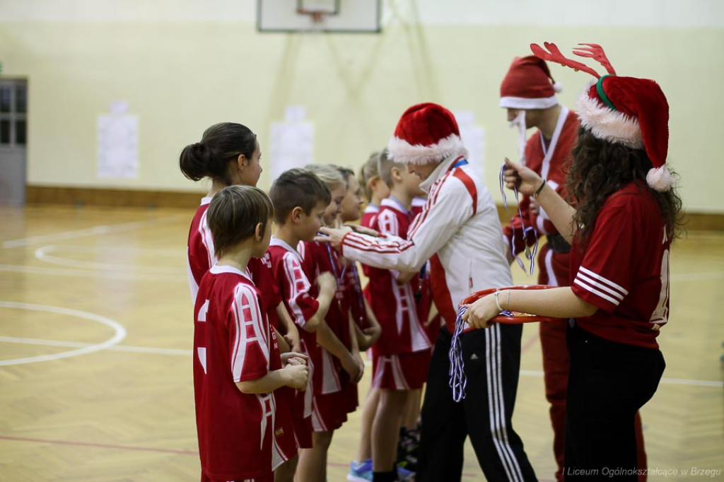 Mikołajki na sportowo w I LO w Brzegu