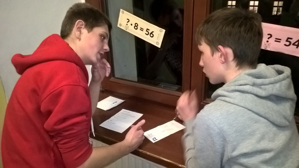 Wieczór z matematyką w Publicznej Szkole Podstawowej w Lewinie Brzeskim