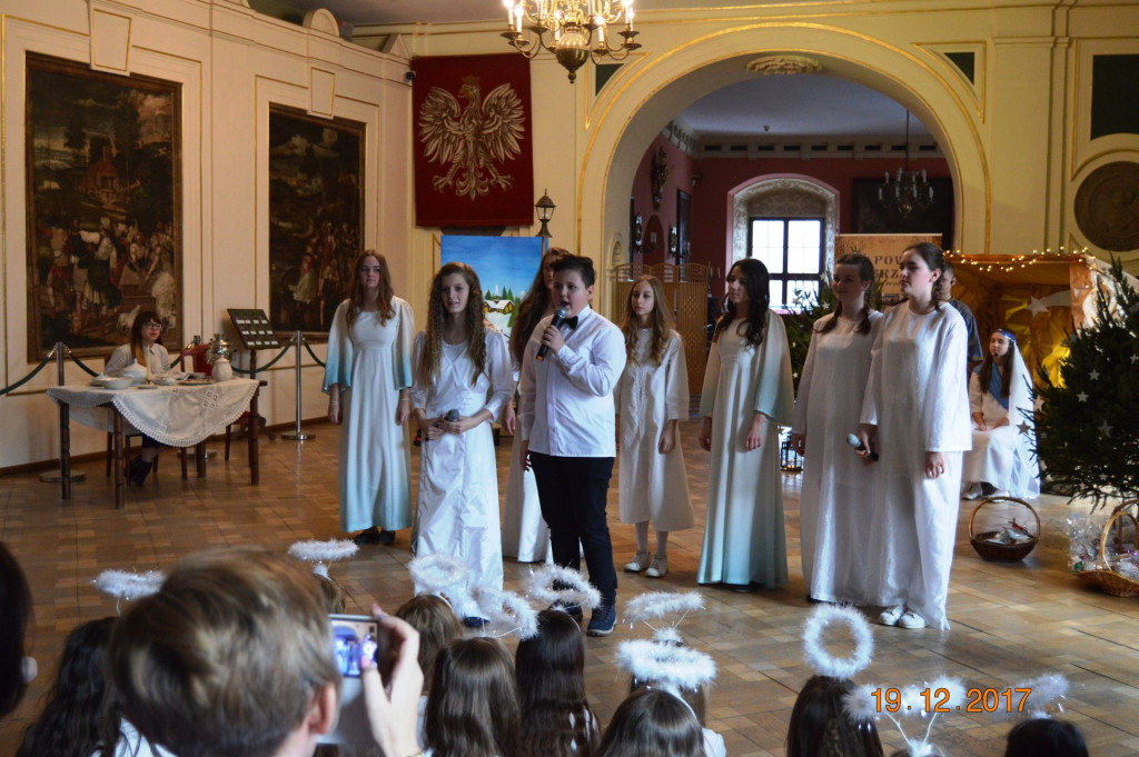 Jasełka na Zamku Piastów Śląskich w wykonaniu uczniów PSP nr 1