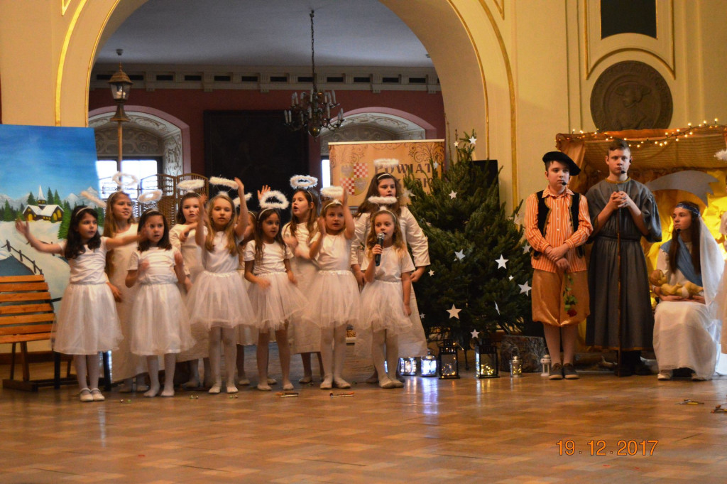 Jasełka na Zamku Piastów Śląskich w wykonaniu uczniów PSP nr 1