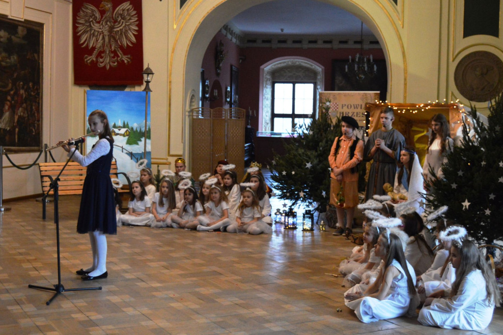 Jasełka na Zamku Piastów Śląskich w wykonaniu uczniów PSP nr 1